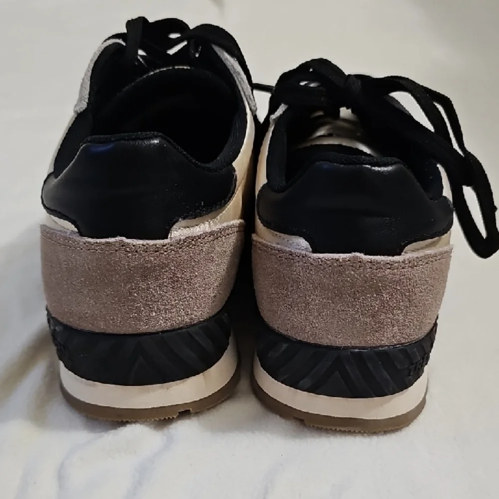 Tretorn Black and Cream Women's Sneakers - Picture 4 of 7